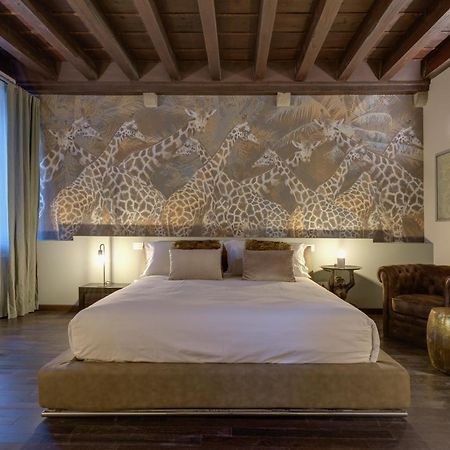 Palazzo Duomo Elegant Suites with WiFi&AC Udine Esterno foto